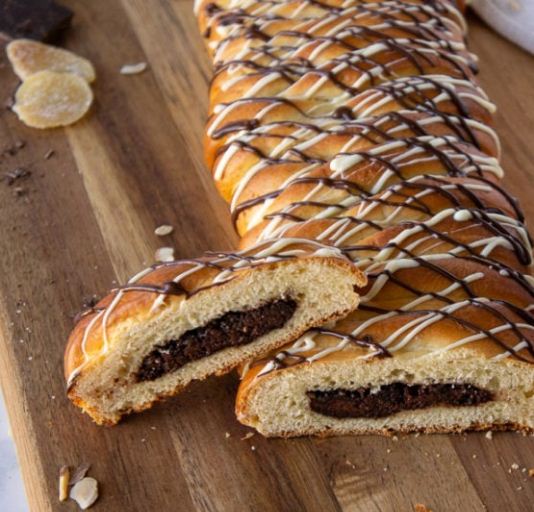 ENERGY888FM's tweet image. Amahoro!
Koga amazi ashyushye cyane imwe mu mpamvu zishobora gutuma ibirenge byawe bikomera ndetse bikaba byazaho n'imyate.

Ntumucikwe n'ikiganiro #EnergyMidMorning

Muri #SmartKitchen Turateka umugati urimo chocolate.
Muri kumwe na UMWIZA Assumpta.