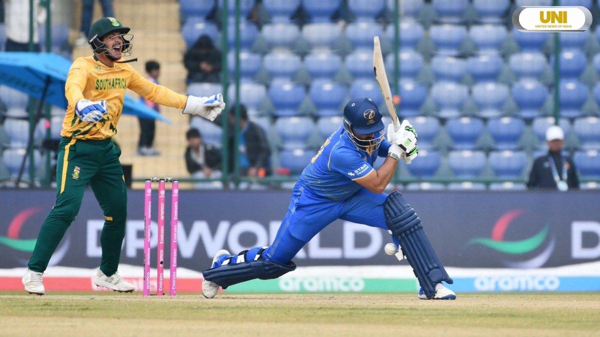 univartaindia1's tweet image. In Photos | T20 WC |  दिल्ली के अरुण जेटली स्टेडियम में मजबूत साउथ अफ्रीकी बॉलिंग यूनिट के सामने शॉट लगाते UAE के बल्लेबाज। 

📸: Prem Singh / UNI

#UnitedArabEmirates | #SouthAfrica | #UAE | #UAEVsSouthAfrica | #T20WorldCup2026 | #T20WorldCup | #T20WC2026 | #T20WC | #Delhi |