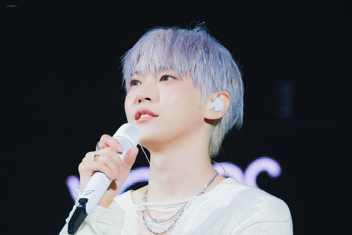 𝘤𝘰𝘮𝘮𝘢, tweet media