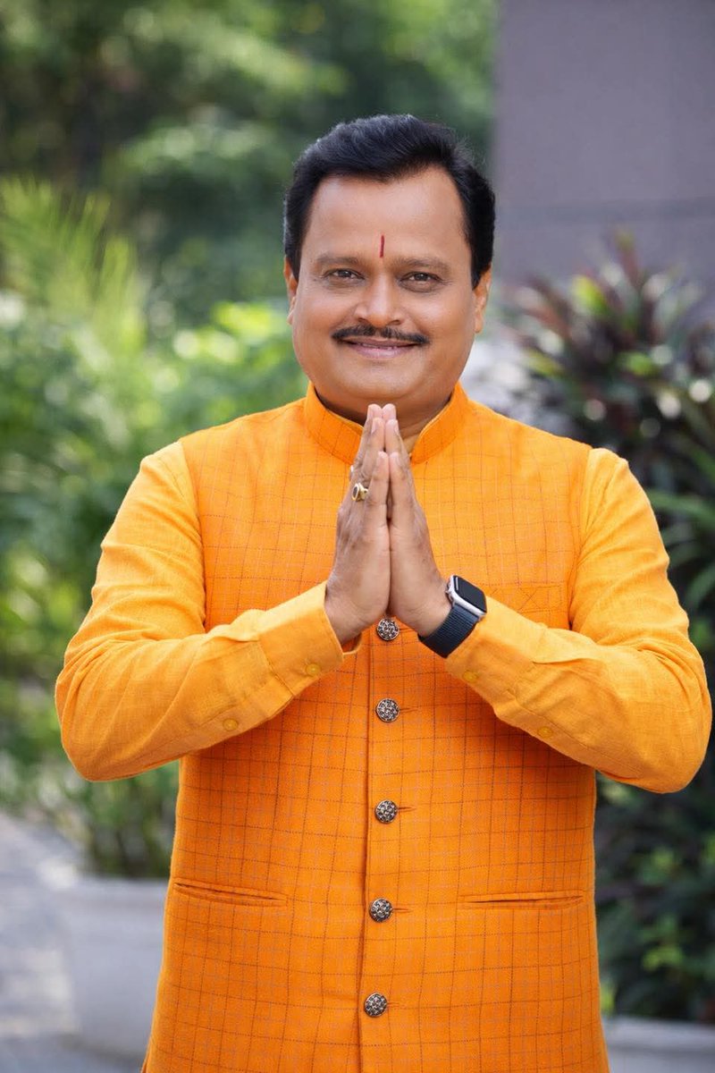 AtulKhandare12's tweet photo. @SureshChavhanke धर्म योद्धा प्रखर तेजस्वी राष्ट्रवादी हिंदुत्ववादी सुदर्शन न्यूज के प्रमुख संपादक आदरणीय सुरेश चव्हाण जी को जन्मदिन की हार्दिक शुभकामनाएं 
#HBDSureshChavhanke https://t.co/DVNSnrIGn0