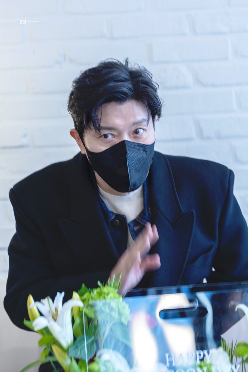 260208 #박희순 생일카페

초반엔 포스때문에 말도 못걸어;