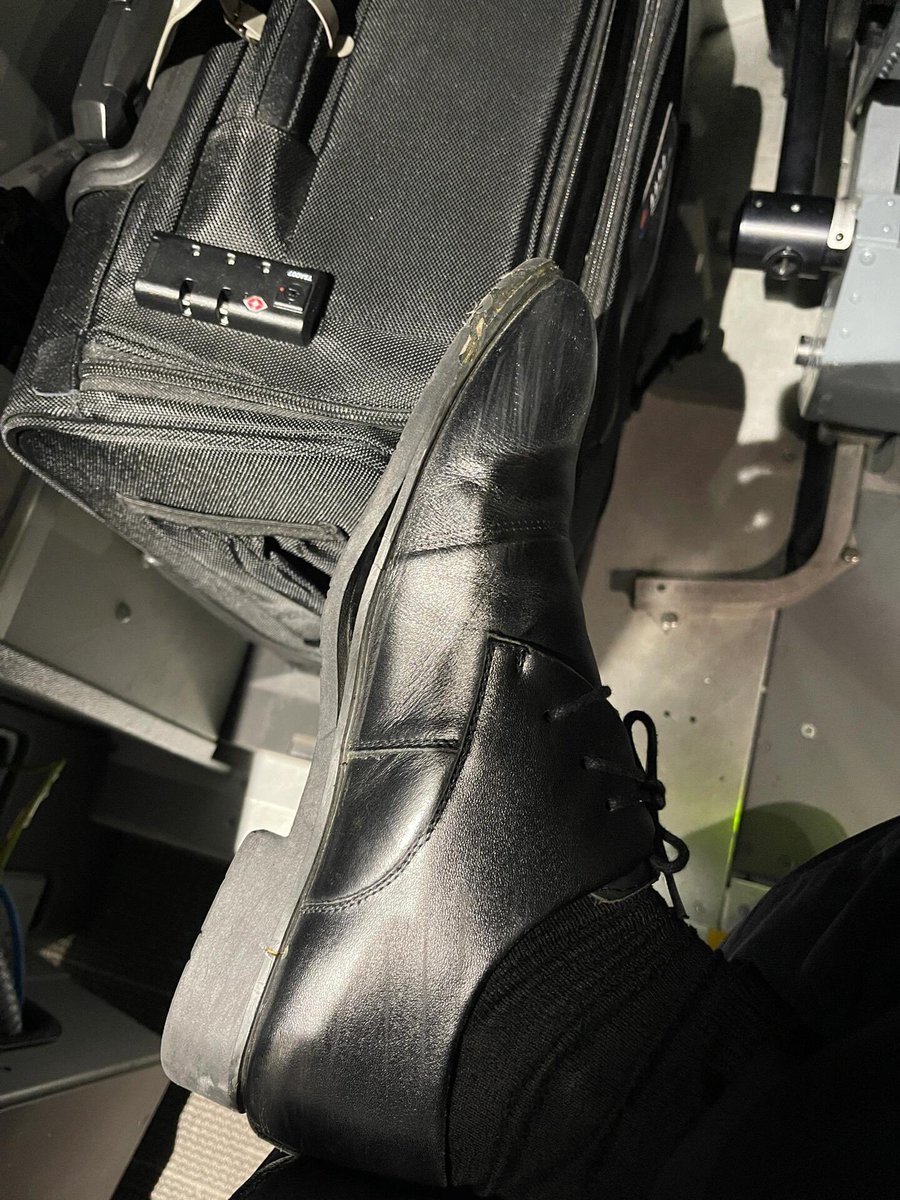 Tom Hiddleston tweet media