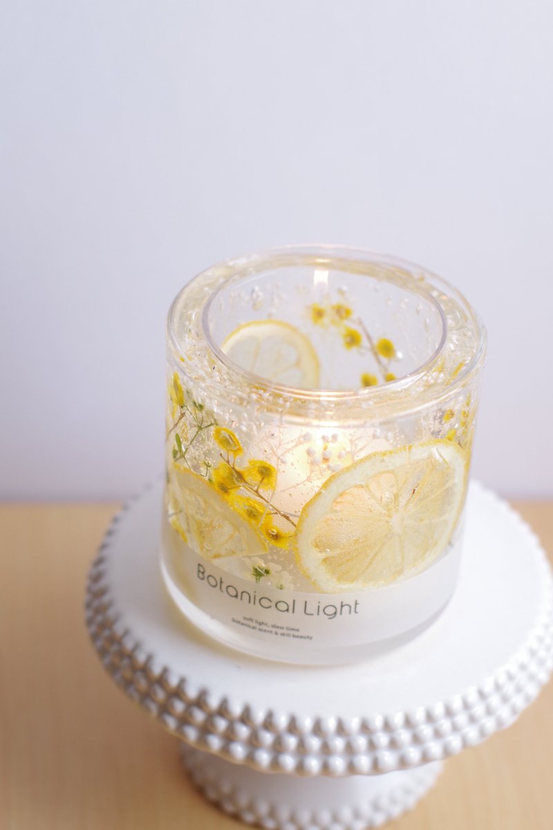 【1点限定】
レモンとミモザを閉じ込めた春のボタニカルライト。
灯すとレモンが透けて、ミモザがふわっと浮かびます🍋
選べる香りキャンドル付き（LED変更可）。
気になる方はお早めに🌿✨
#ミモザ #レモン #一点物 #ボタニカルキャンドル

creema.jp/item/20461408/… via <a href="/Creema_jp/">Creema(クリーマ）</a>