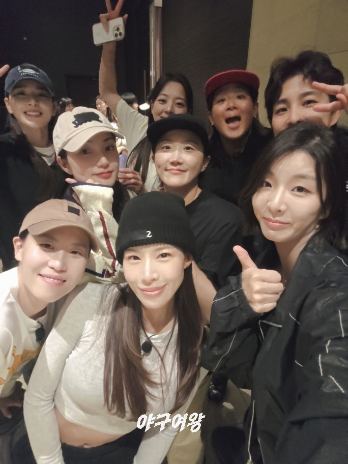 Baseball__Queen's tweet photo. 합숙 훈련 현장 비하인드 풀러왓은

분명 우리 처음에는 좋았는데.. https://t.co/dEhGU3Dq7G