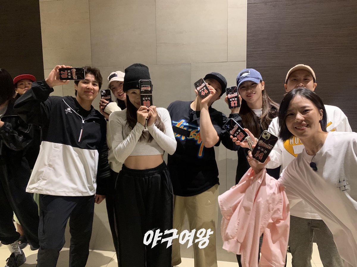 Baseball__Queen's tweet photo. 합숙 훈련 현장 비하인드 풀러왓은

분명 우리 처음에는 좋았는데.. https://t.co/dEhGU3Dq7G