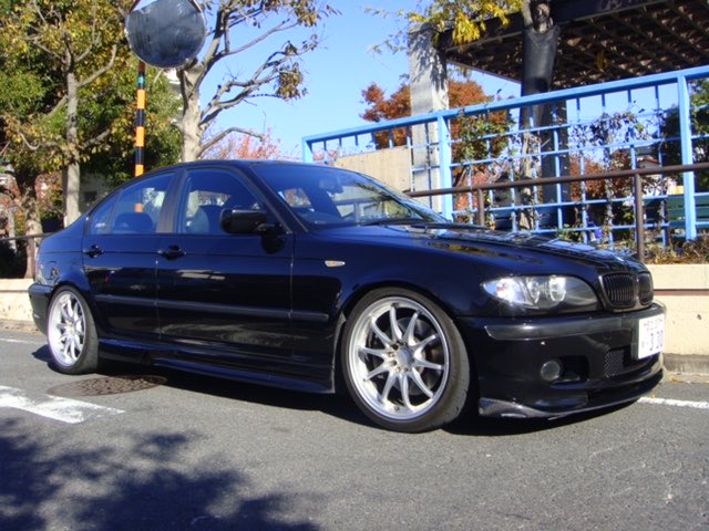 Luckdoluckdo's tweet photo. 最近、 E46が欲しくなってきた。
#BMW 
#E46
#330i
#4dr https://t.co/lLHJdG5fYJ