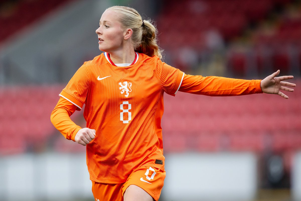 Ava Bijvank, Senna Brand, Juul Oudenampsen en Liv Pennock zijn opgeroepen voor Oranje onder 19.  Zij spelen een vierlandentoernooi in Spanje en nemen het op tegen Mexico, Engeland en Spanje. 🔥

#FCTwente