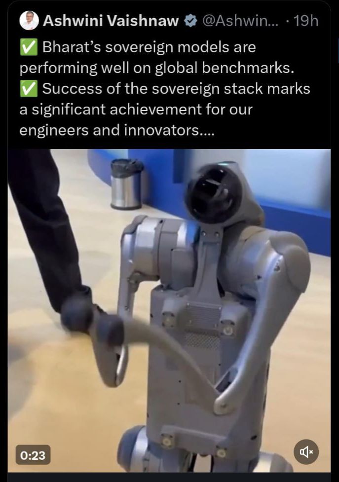 AAPUttarPradesh's tweet image. भाजपा सरकार शुरुआत से ही Copy-Paste योजना चलाकर काम कर रही है। अब मोदी सरकार Ai Summit कर रही है, जो सरकार के Reel मंत्री अश्विनी वैष्णव के देखरेख में हो रहा है।  

इस दौरान एक Private University चीन से Robot Dog लेकर Ai Summit में शामिल होती है और उसे अपनी रिसर्च बता देती है। इस