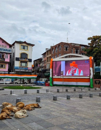 Kya Galgotias University ke 
chinese kutte ka kissa 
Epstein ke Indian kuttaon ke kisse ko  
dabane ke liye uchchala gaya hai??  
क्या गलगोटियास विश्वविद्यालय के 
चीनी कुत्ते का किस्सा 
एपस्टीन के भारतीय कुत्तों के किस्से को  
दबाने के लिए उछाला गया है??