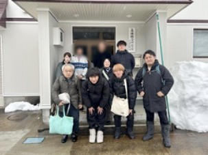 RisshoMet's tweet photo. 【十日町試験地 見学レポ③】
十日町試験地、観測の歴史はなんと100年以上…！☃️
雪国のデータが積み重なってきた重みを感じます。
雨量計も雪に負けないよう3m以上の高さに設置されています。

見学をご対応いただいた十日町試験地の皆さま、本当にありがとうございました！ https://t.co/L62whbgv1b
