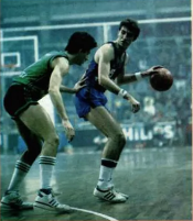 EPI 5⃣4⃣ PUNTOS
Record <a href="/ACBCOM/">Liga Endesa</a>

🗓️18 febrero 1984 (hace 42 años)
📌Palau Blaugrana
Barcelona 112 - Joventut 109
Dos prórrogas (87-87 / 99-99)
24/33 T2 - 6/6 TL
46 minutos

Hace 10 días se conmemoraron los 50 años de los 65 puntos de Walter en Liga Nacional, plusmarca absoluta.