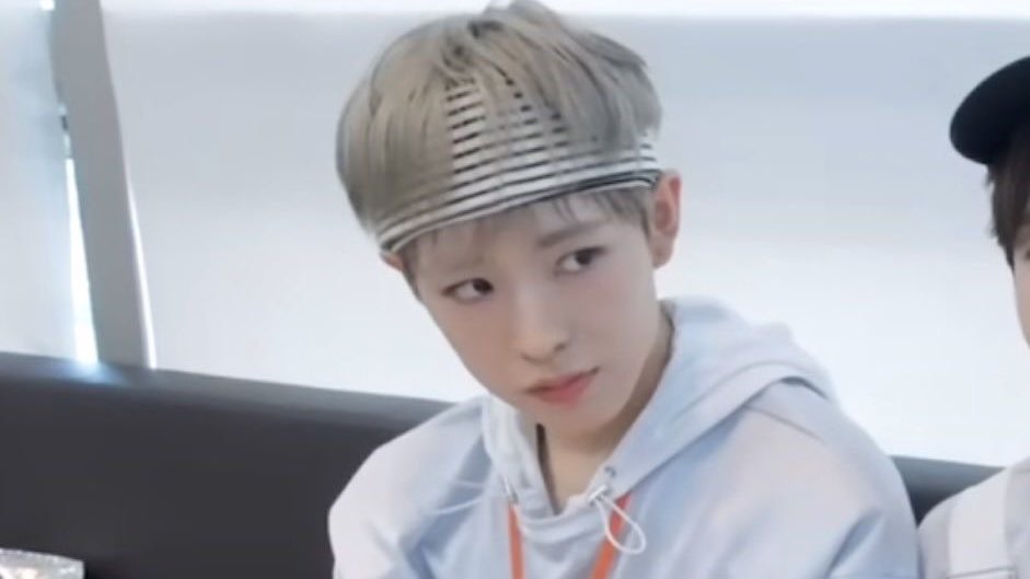 butterflyutsie's tweet image. chopped off his bangs. ate his insoles. and his natural aegyo hasn’t been more refreshing.