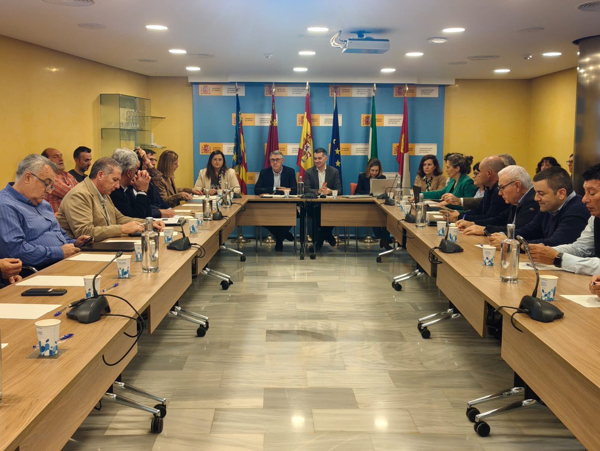 C.R. LIBRILLA tweet media