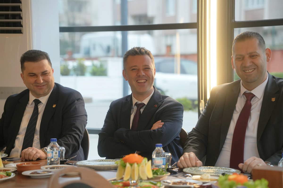 📌 Çorlu Şoförler ve Otomobilciler Esnaf Odası Başkanı Sn. Nadir Samancı’nın düzenlediği kahvaltı programına katıldık.

📌 Başkan Yardımcılarımız Doğukan Dağ ve Güner Çetin, Meclis Üyelerimiz Erhan Yarar ve Ferhat Kurtulmuş ile birlikte; esnafımızla bir araya gelerek kent