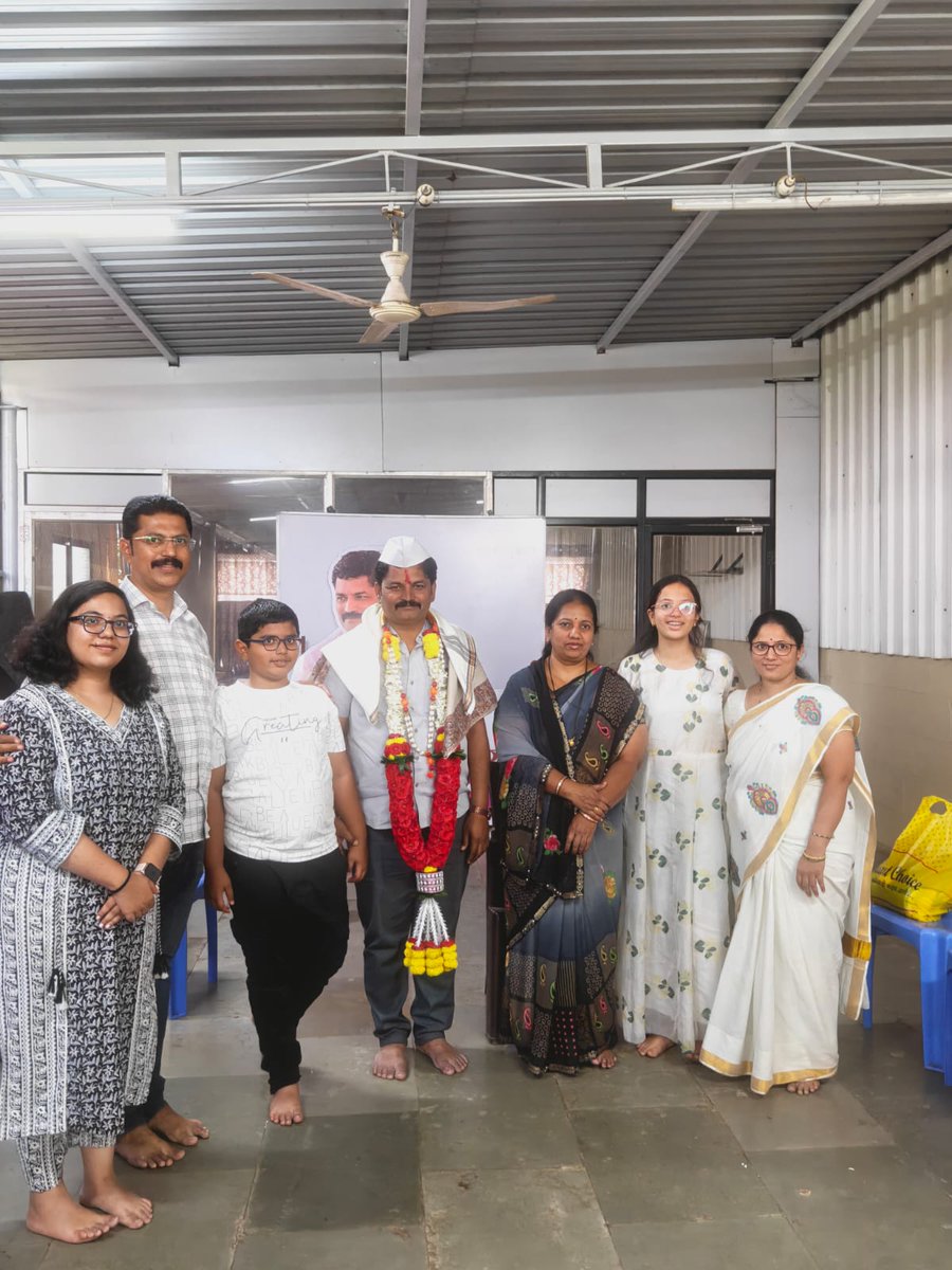 amolasarade's tweet image. ಪಟ್ಟಣಕಡೋಲಿ ಜಿಲ್ಲಾ ಪಂಚಾಯತ ಚುನಾವಣೆಯಲ್ಲಿ  ಶ್ರೀ ಮಹೇಶ  ಪಾಟೀಲ ಅವರು ಸುಮಾರು 7000 ಮತಗಳ ಅಂತರದಿಂದ ಅಭೂತಪೂರ್ವ ಆಯ್ಕೆಯಾಗಿದ್ದಾರೆ ಅವರಿಗೆ ತುಂಬು ಹೃದಯದ ಅಭಿನಂದನೆಗಳು 
ಅವರನ್ನು ಗೆಳೆಯರ ಬಳಗದಿಂದ ಹೃತ್ಪೂರ್ವಕವಾಗಿ ಸತ್ಕರಿಸಲಾಯಿತು 

#maharashtra 
#zp 
#zpelection 
#zpelection2026 
#pattankadoli 
#mpsarakar