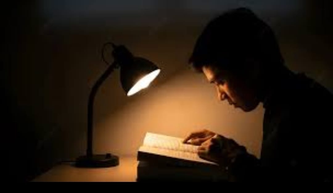 Rubydirector4's tweet image. Readers don’t just buy stories.
They buy feelings.
If your book had a trailer, what emotion would it lead with?
#AuthorCommunity #AmWriting #StoryDriven