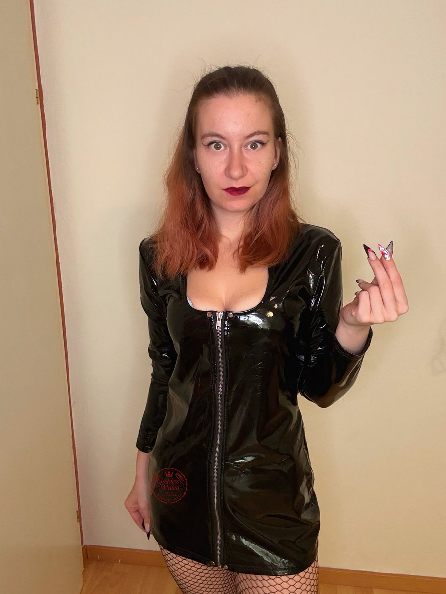 Guten Morgen
Die Fahrt ist lang, unser Kaffee noch heiß und die Laune entspannt.

Und du sorgst dafür, dass es so bleibt.😌
Still. 
Gehorsam. 
Zahlend☕️💸