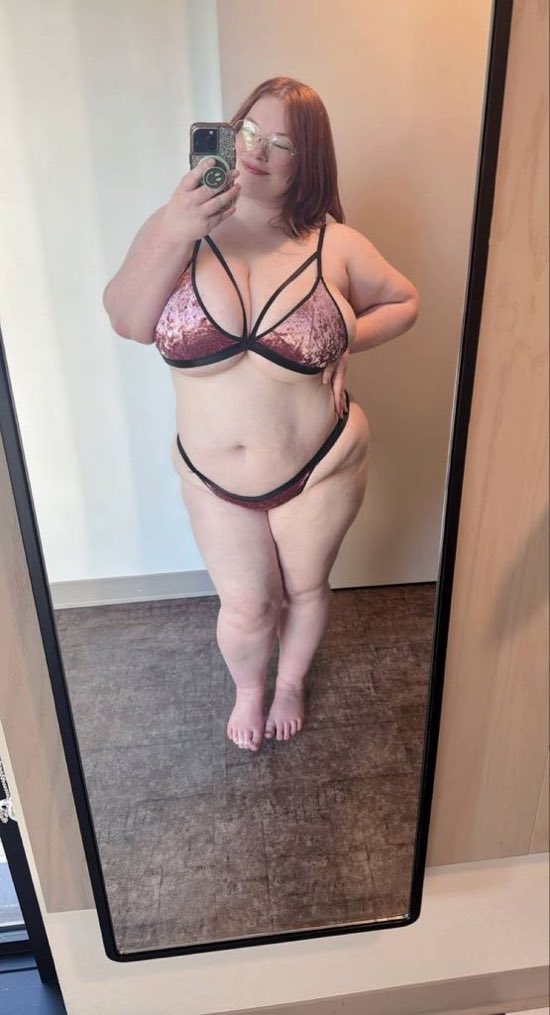 ambersparkl0737's tweet photo. Rate me 1-10 be nice please https://t.co/Yh9Wz7FGzo