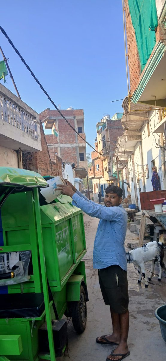 NPPBindki's tweet photo. स्वच्छ वार्ड प्रतियोगिता २०२६ के अंतर्गत नगर पालिका बिन्दकी द्वारा डोर टू डोर कूड़ा कलेक्सन निरंतर कराया जा रहा है..
@SwachhWardPratiyogita
@SBM_UP  @NagarVikas_UP 
@SwachhBharatGov https://t.co/muxiCvZs5O