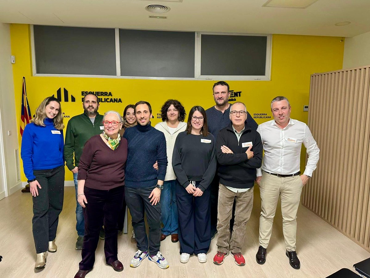Escollim per àmplia majoria una nova executiva, amb l’objectiu de reforçar
l’organització i encarar amb solidesa el proper cicle electoral.