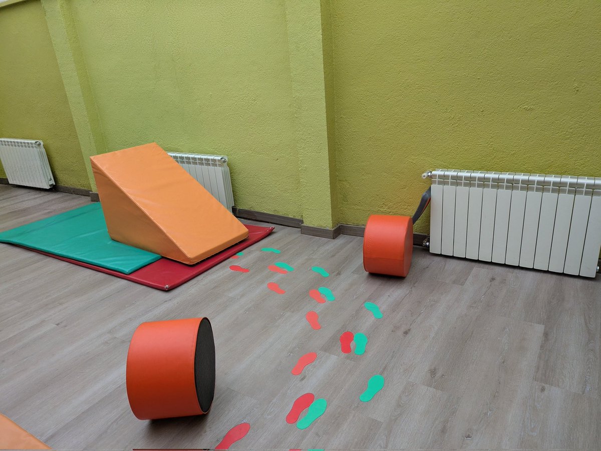 MDActividades's tweet photo. En MD transformamos el aula en una aventura con nuestra actividad de Predeporte para Infantil.
​Exploramos el movimiento a través de circuitos de psicomotricidad,
​equilibrio, coordinación y juego en equipo.
​¿Quieres más info? ¡Escríbenos!
​#Predeporte #Madrid #extraescolar https://t.co/k1oZawWpYM
