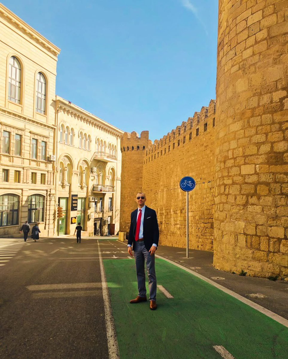 Valoramous tweet media