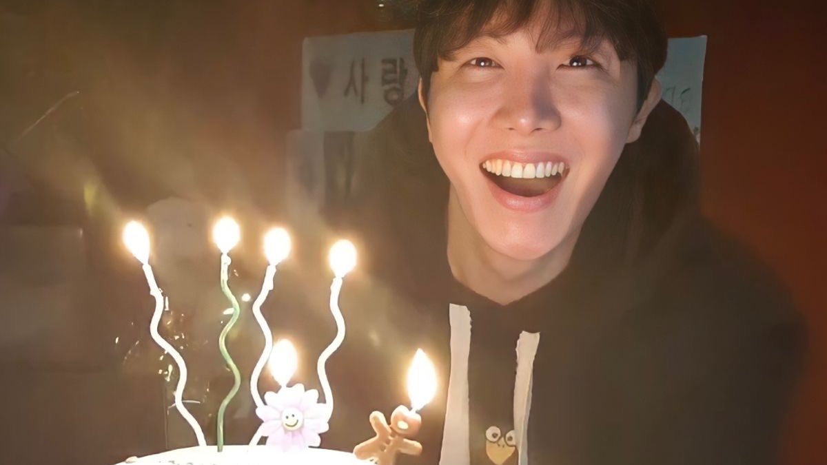 AliceinBTS's tweet photo. HAPPY BIRTHDAY HOBI  @BTS_twt 💜

Thank you for being so full of love and happiness and for letting us be a part of it. I hope your bright smile never changes. I hope all your wishes, all your hopes &amp; dreams will come true 💜 https://t.co/f94BSnalEu