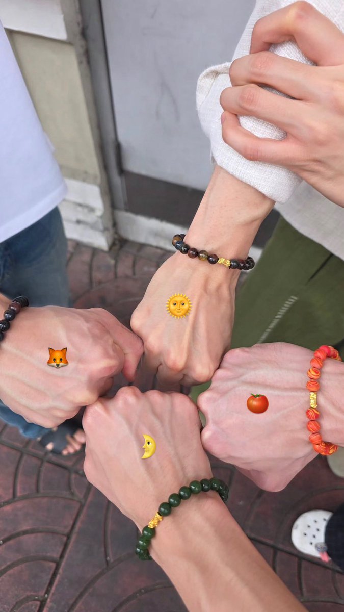 Evepotato3's tweet photo. 9697 🦊🍅🌞🌛❤️

#fforce_ #kasibook 
#junniorrs #markjrtn https://t.co/Nip3hSUw3J