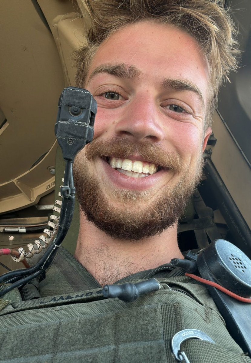 Se concede permiso para su publicación: El sargento Ofri Yaffe, del Yogev, combatiente de una patrulla paracaidista, cayó en combate en el sur de la Franja de Gaza a los 21 años. Que su memoria sea bendita.