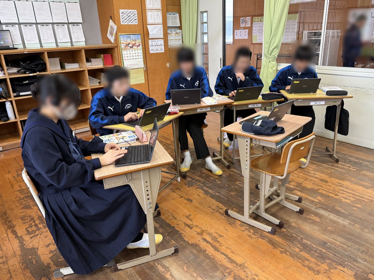 wadomarijhs's tweet photo. 昨日の技術の時間に、タブレットを利用した遠隔授業を行いました。風力発電の風車を効率化する設計はどうしたらよいかという課題から、鹿児島大学の学生さんに３D-CADの操作について教えてもらう授業でした。今後の可能性が更に広がる素晴らしい取組でした。 https://t.co/4D7drn2Arb