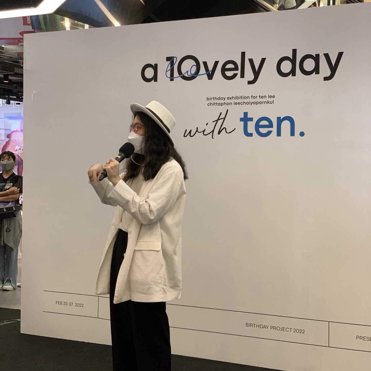 คิดถึงมากกก ตอนนั้นเหมือนธีมงานนัดใส่เสื้อสีแดงมั้ง แล้วนี่ไปวันพี่ซินมา ร้องทั้ง some other day / 1001 ( you’re so lovely) มีน้ามตามากก🥹