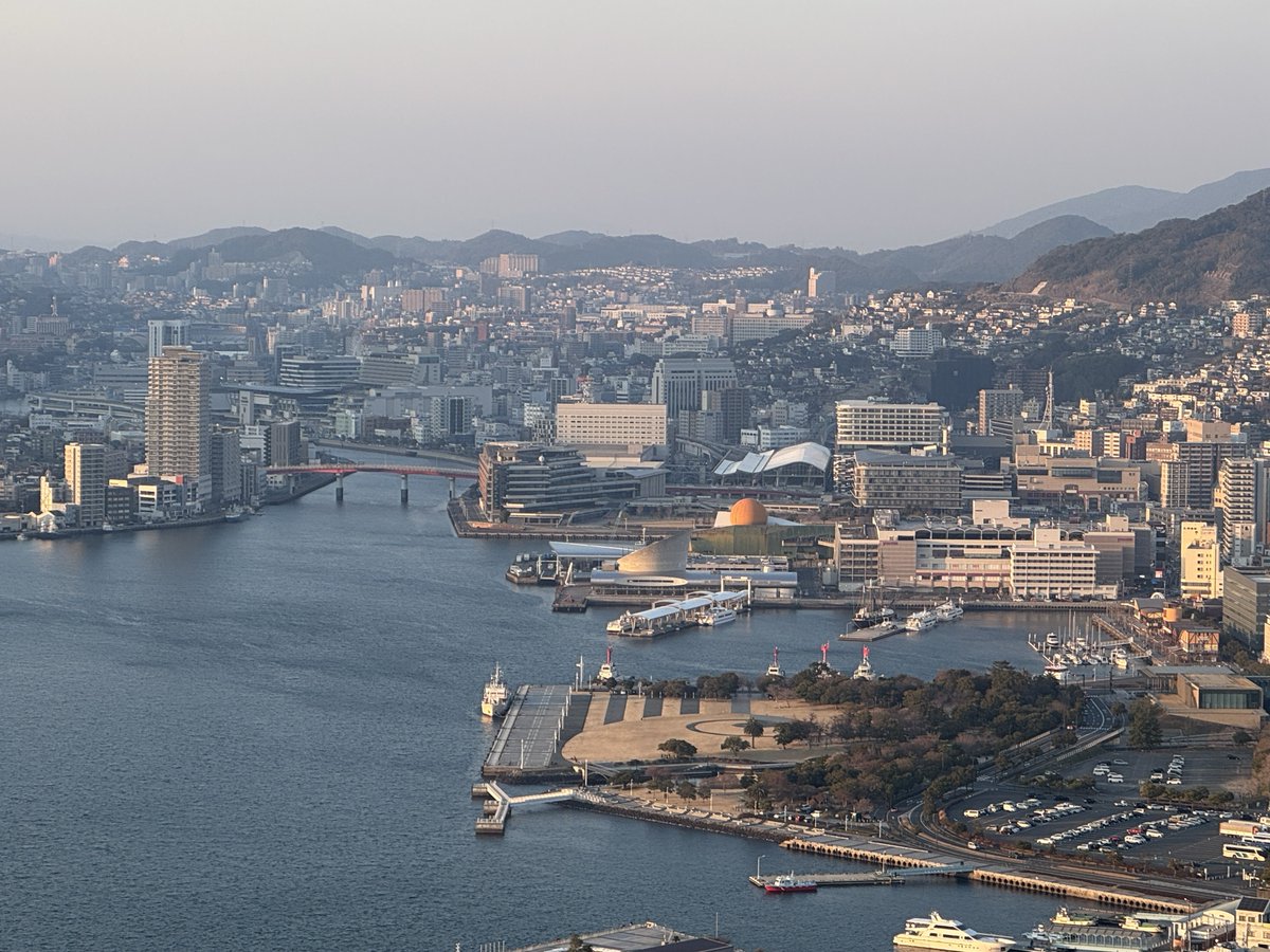 もう少し陽が落ちるの待とうと思ったけどクッソ寒い

今日も1日お疲れ様でした
 #鍋冠山展望台