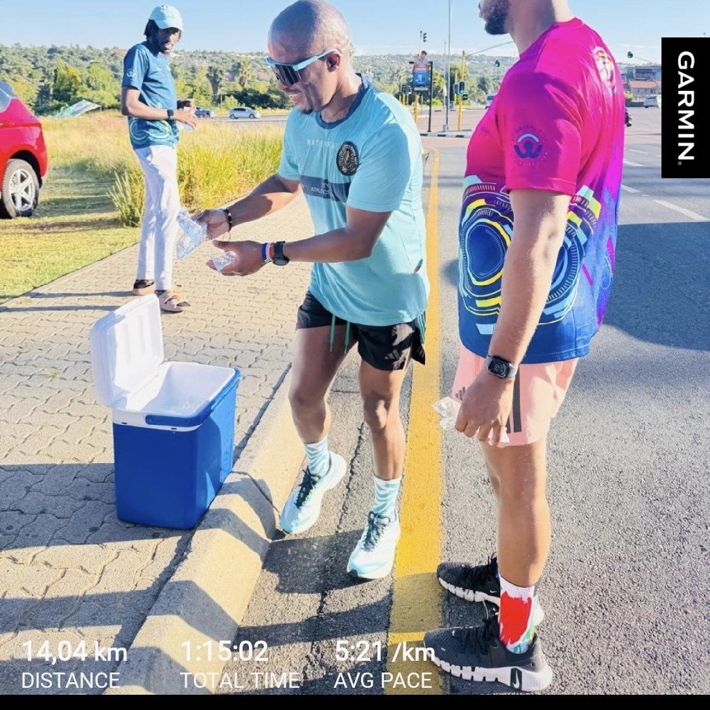 fanele_fs's tweet photo. Segment based 75 minutes.......many thanks to @PortiaM_Skin for protecting me on the road....the sun stands no chance.....🤞🏾 #Reakitima #WCAC #BackToTraining #SkaFelaMoya #RunningWithTumiSole https://t.co/8zcPkVlXvy