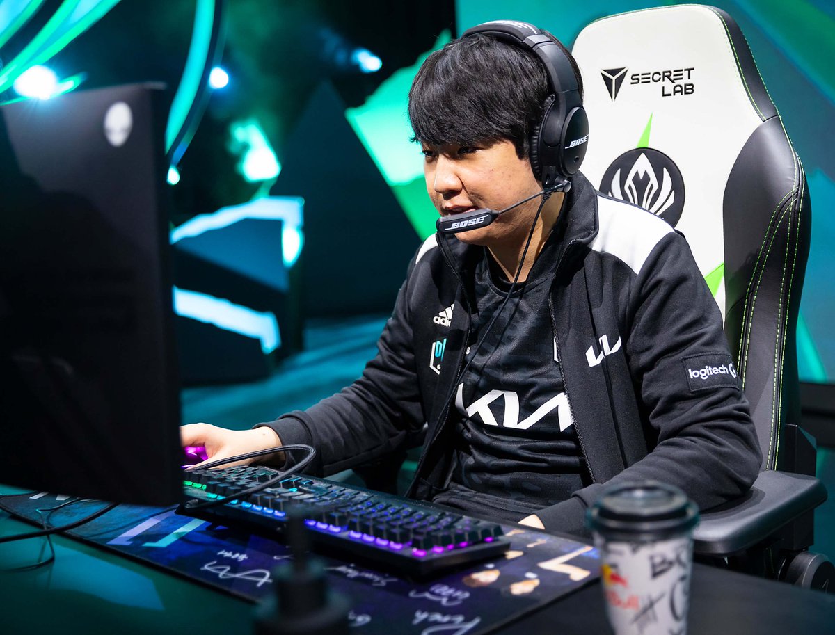 Krakmonkey tweet media