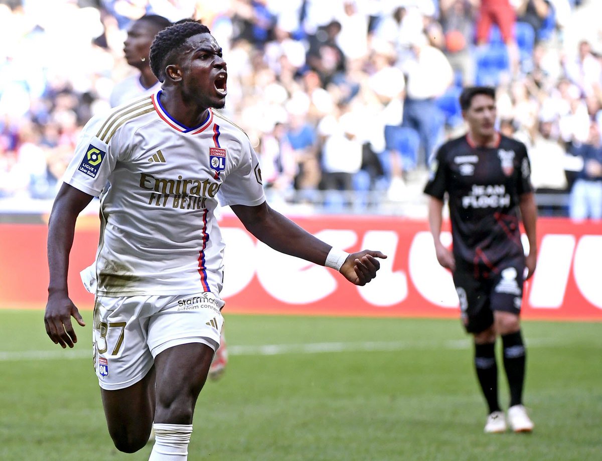 L’attaque de l’#OL dans 15 jours 😍😍😍🔥🔥🔥🔴🔵 ( Moreira aussi ) 
#Endrick 
#SULC
#Fofana 
#nuamah
#moreira 
Une attaque de feu !