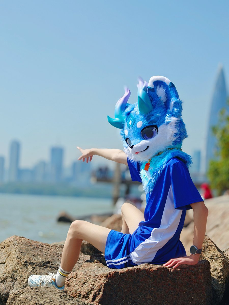 Yuechen0126's tweet photo. 向阳而生
＃furry ＃兽装 ＃兽太 #可爱 https://t.co/OUJWJKbP0j