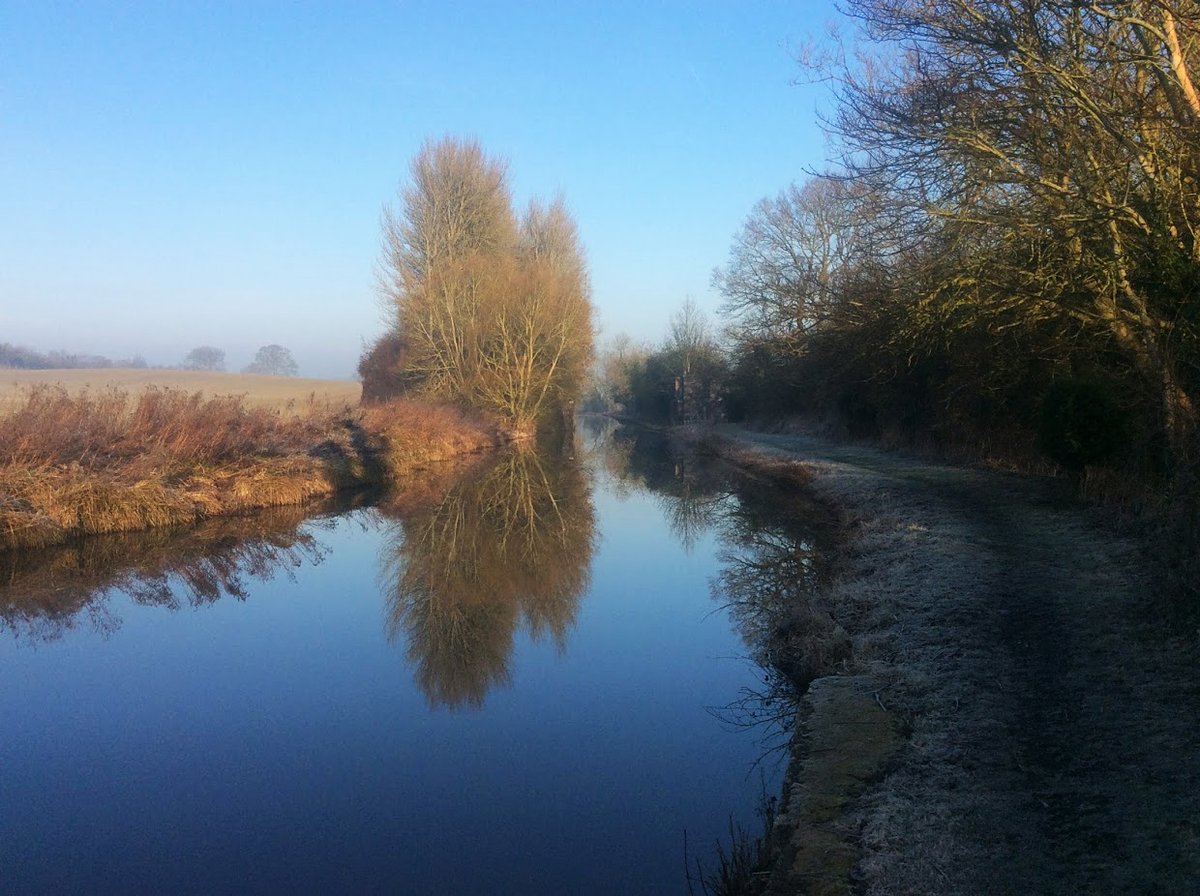 retired_tom's tweet photo. My photos from #February 2019
#iPadPhotos
@CanalRiverTrust #OxfordCanal #NellBridge #Aynho #Bridge #Narrowboat #Reflections #GoldenHour
#Canals & #Waterways can provide #Peace & #calm for your own #Wellbeing #Lifesbetterbywater #KeepCanalsAlive https://t.co/GGPXjbFB9U