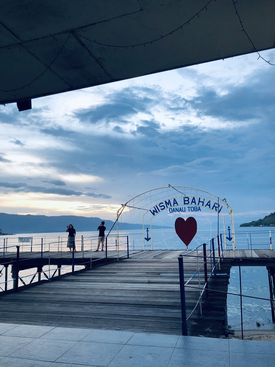 _shellaputri's tweet photo. Do you have a picture of the color blue 💙 ?
Foto 1 : Nusa Penida, Bali
Foto 2 : Hotel around Jakarta
Foto 3 : Pulau Sabang
Foto 4 : Danau Toba https://t.co/VPmZNkwUYf