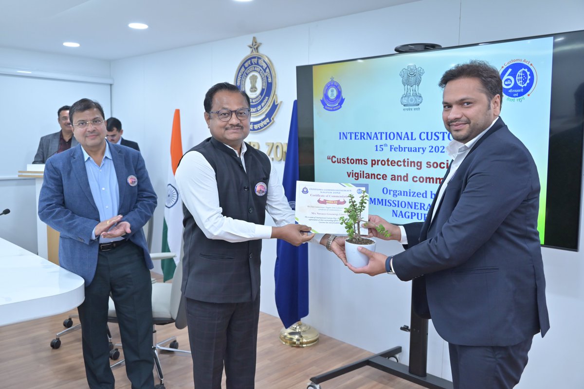 customsnagpur's tweet photo. International Customs Day 2026 event saw participation from Importers, Exporters, Custodians, Customs Brokers &amp; other stakeholders. Customs officers were honoured for exemplary performance, and top Importers, Exporters and CHAs were awarded by Nagpur Customs for FY 2025–26. https://t.co/BxuXKRc8Xq