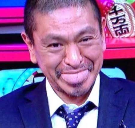 mettyasuki_bot's tweet photo. 子供の頃こうやって笑い堪えるのカッコいいと思ってた https://t.co/v7A1HsBYgD