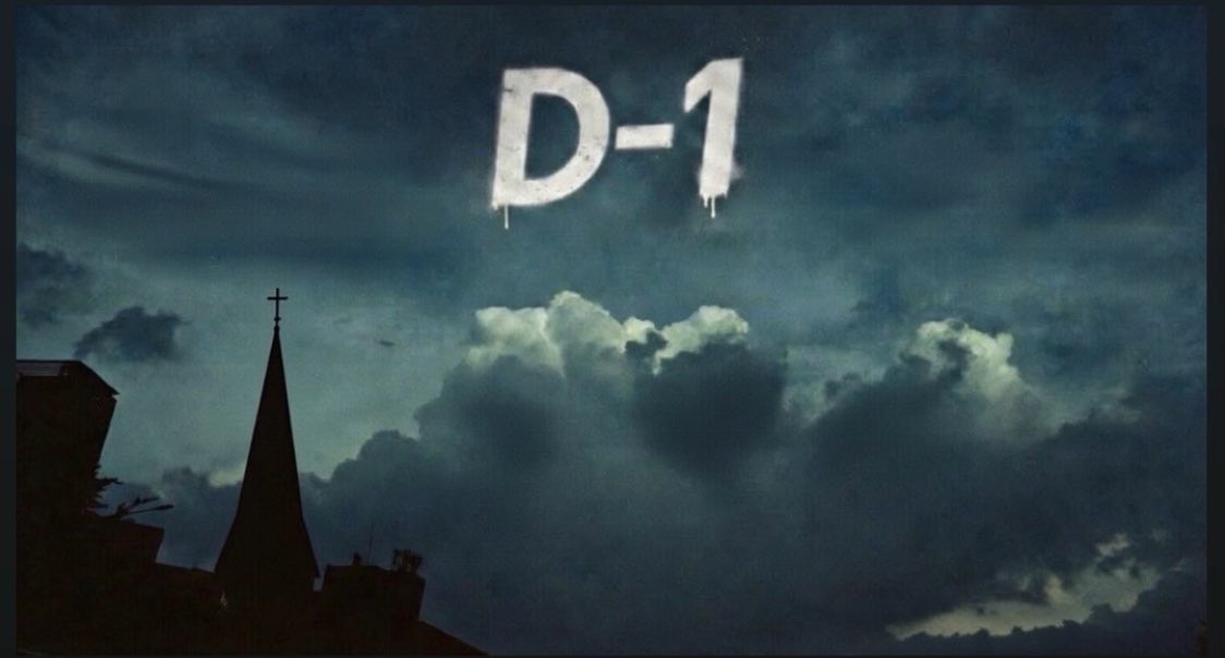 seon__holic's tweet photo. Director Han Jaerim IGS
“D-1”
#현혹 #PortraitsofDelusion #김선호 #KimSeonho #상해 https://t.co/cOO4a6a1TB
