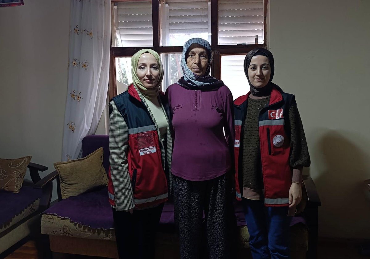 Kumluca Sosyal Hizmet Merkezi Müdürlüğümüz tarafından, Şehit Yakınlarımız ve Gazimizlerimiz ziyaret edildi. <a href="/tcailesosyal/">T.C. Aile ve Sosyal Hizmetler Bakanlığı</a>