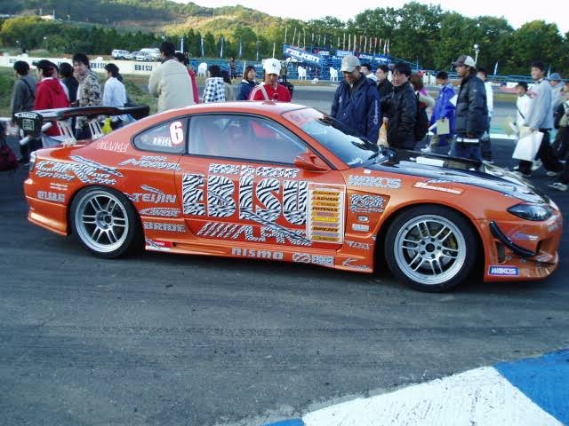 昔は良かったオジサンになりたくないけど昔のD1マシンはシャコタンでカッコイイのだ。