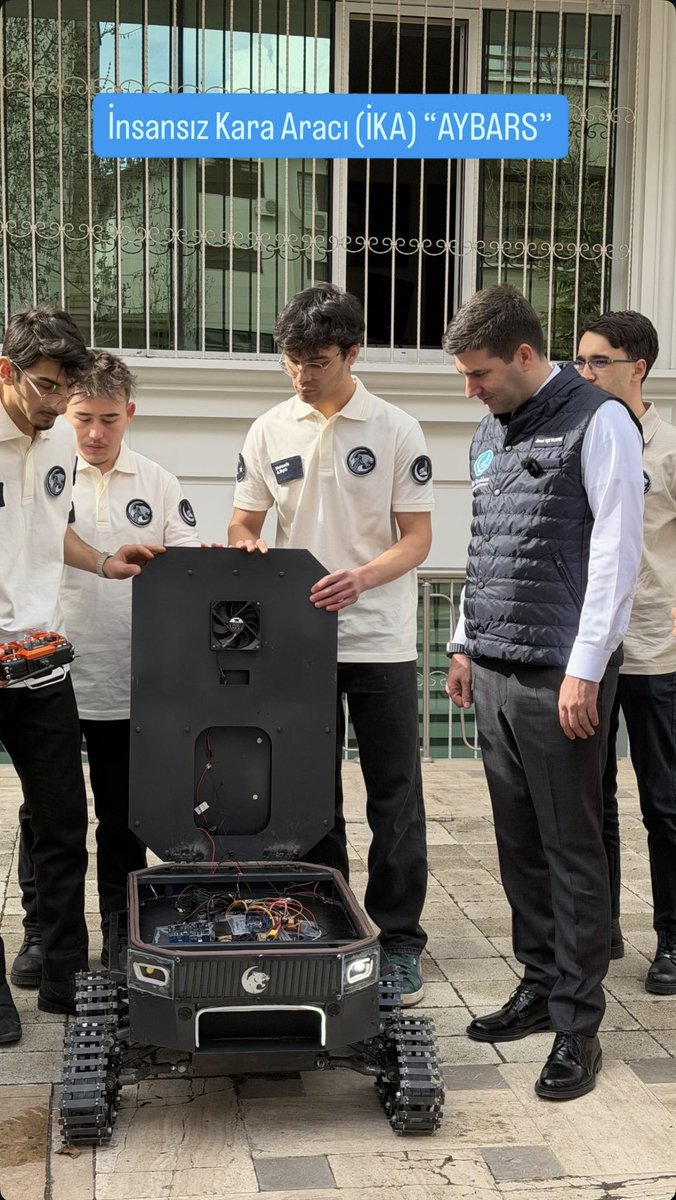 ozgurbedel's tweet photo. Okuyan, düşünen ve üreten gençlik…İşte bizim hedefimiz bu! 🇹🇷
Ahmet Yiğit Yıldırım
Ülkü Ocakları Genel Başkanı
#TeknoOcak⌛️⌛️🏁🏁
İnsansız Kara Aracı ( İKA ) #AYBARS https://t.co/nIGP2Wz3vX