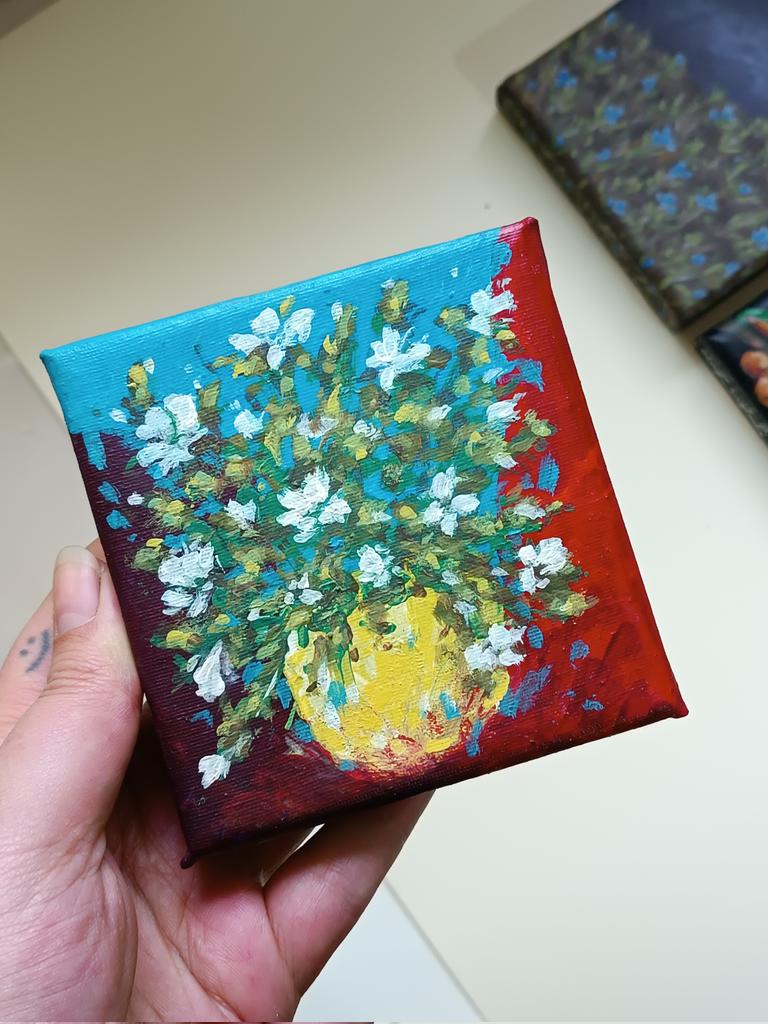 اِلی ناز tweet media