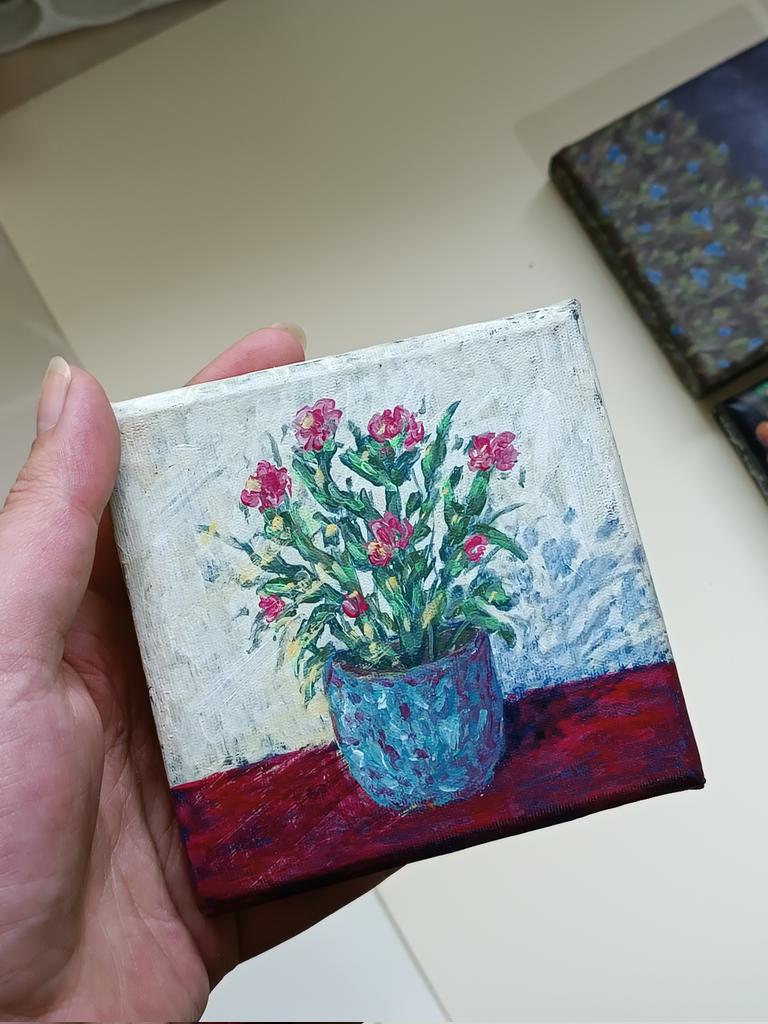 اِلی ناز tweet media