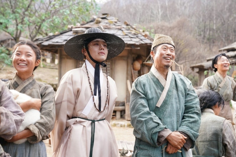 yoojbaek's tweet photo. 오랫만에 혼자 추모공원갔다가 본 영화 #왕과사는남자 박지훈님의 연기 좋았다👍 독학사때문에 7일의 기적 최태성님 강의 듣는데 낮뜨달때문에 가야 나��때마다 슬픈데 이제 조선도 슬프겠구나 함 나으리는 다 슬프닷🥲🥹ㅋㅋㅋㅋㅋㅋ https://t.co/qaVSMwViZr