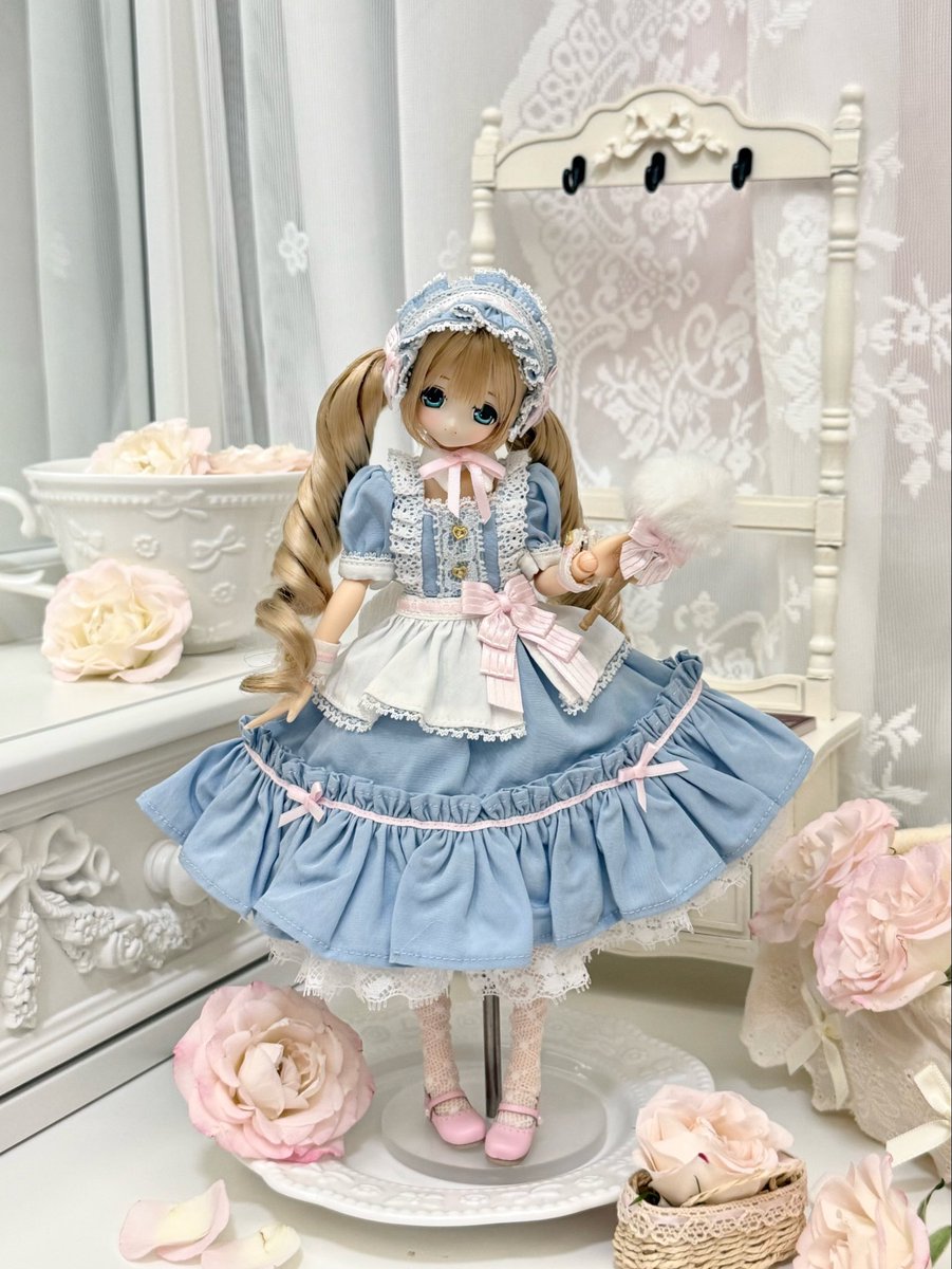 やさしいブルーに ピンクのリボンを添えて 少しだけときめく可愛さ