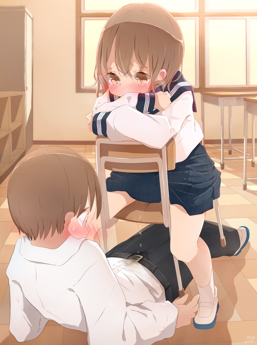 放課後、彼氏と二人きりになって…
おしっこ、チョロ…っとだけ出してみる遊び、してみた…

いっぱい出さないように、慎重に…慎重になって、力加減が難しくて、おしっこ出るまでの時間が永遠に感じて…

そして、次の瞬間…

ポタポタポタ…って、彼氏の上に落ちた…

想像以上に、恥ずかしすぎた… 