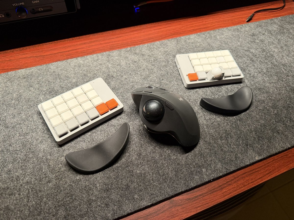 monographの分割型トラボ付きキーボードConductorがようやく入手出来て